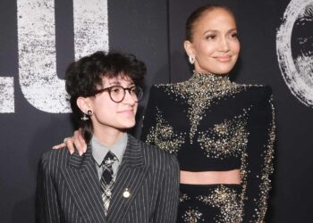 Jennifer Lopez & Emme Dazzle