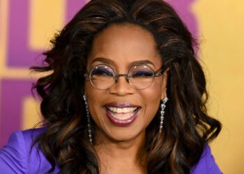 Oprah’s Perfect Travel Outfit: Recreate Her Style!