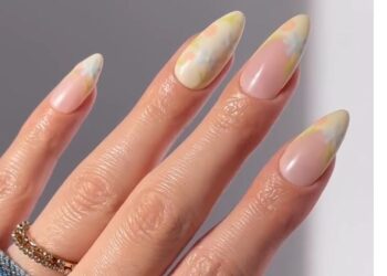 15 Stunning Butter Yellow Nail Ideas for Spring