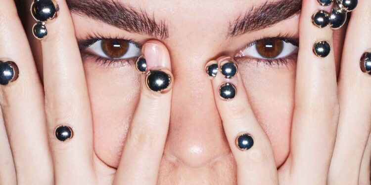 Top Short Nail Trends for Impactful Style