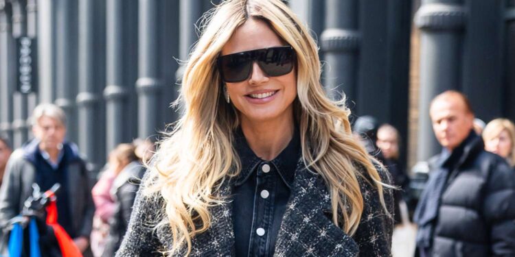 Heidi Klum's Flattering Wide-Leg Jeans 14 Nails & Beauty Magazine Hubs