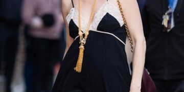 Michelle Williams' Raspberry Mani Trend of Spring 1 Nails & Beauty Magazine Hubs