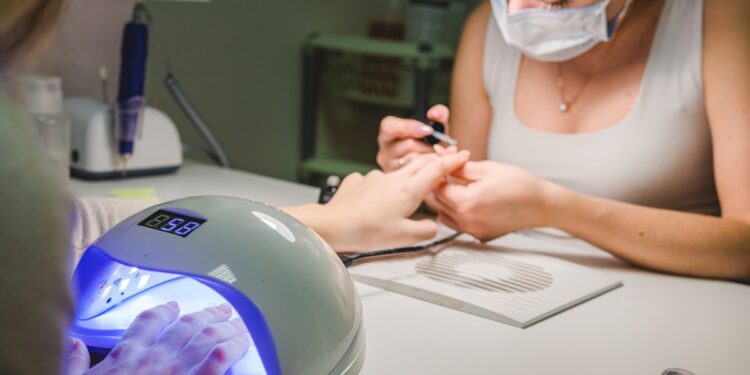 Proper Nail Lamp Usage: Industry Insights 14 Nails & Beauty Magazine Hubs