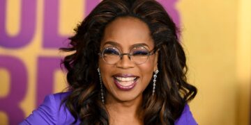 Oprah's Perfect Travel Outfit: Recreate Her Style! 1 Nails & Beauty Magazine Hubs