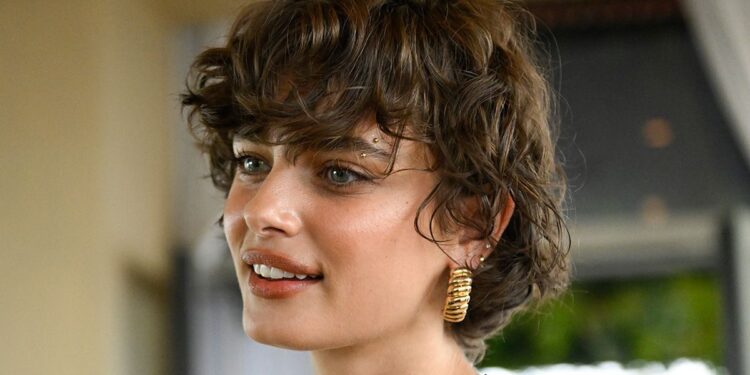 Rock the Pageboy Bob: Classic Style for Girls 14 Nails & Beauty Magazine Hubs