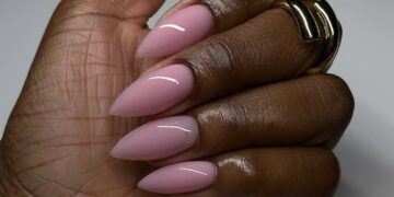 Stiletto Nails Are the Bold Nail Shape Celebs Can’t Get Enough Of 15 Nails & Beauty Magazine Hubs