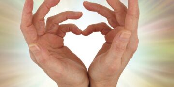 Tracylee Percival: Benefits of Reiki Nail Services 20 Nails & Beauty Magazine Hubs