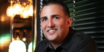 Valentino Beauty Pure Elevates Nail Artistry 1 Nails & Beauty Magazine Hubs