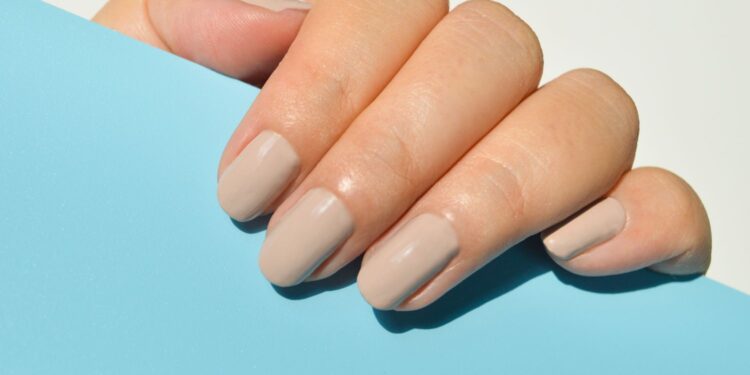 9 Habits Ruining Your Nails