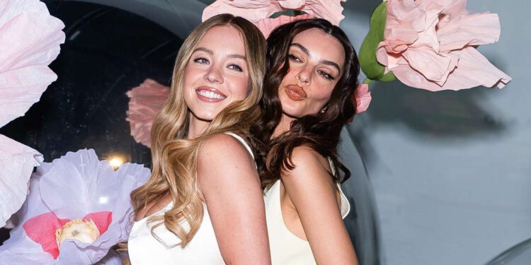 Emily Ratajkowski & Sydney Sweeney's Spring Photoshoot 14 Nails & Beauty Magazine Hubs