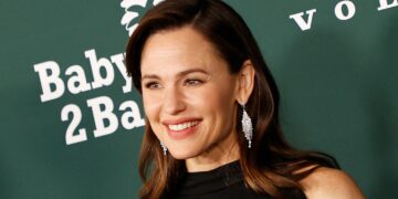 Achieve Voluminous Hair with Virtue Texturizing Spray 18 Nails & Beauty Magazine Hubs