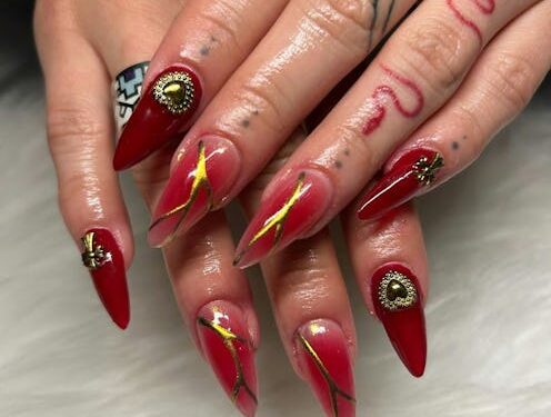 “Whimsigoth” Nails Are The Mystical Mani Trend All Over TikTok 14 Nails & Beauty Magazine Hubs